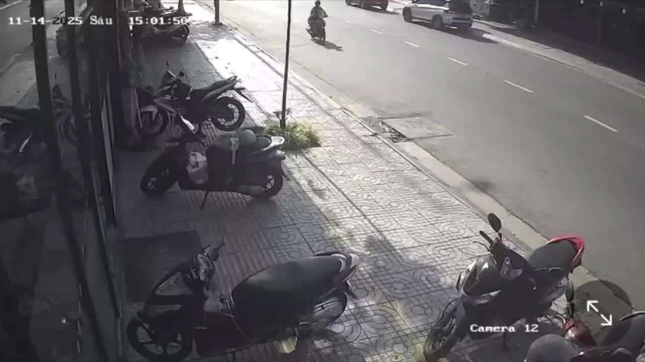 Ôtô húc xe máy và người đi bộ ở Vũng Tàu