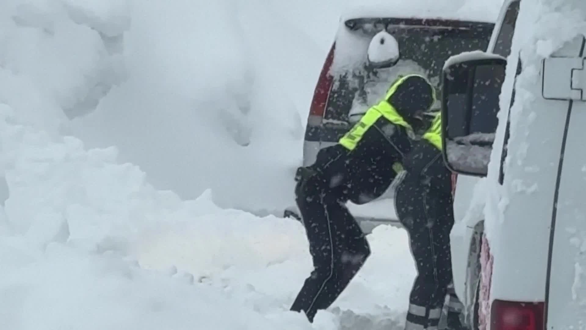 Cuộc chiến sinh tồn nơi tuyết rơi kỷ lục ở Nga