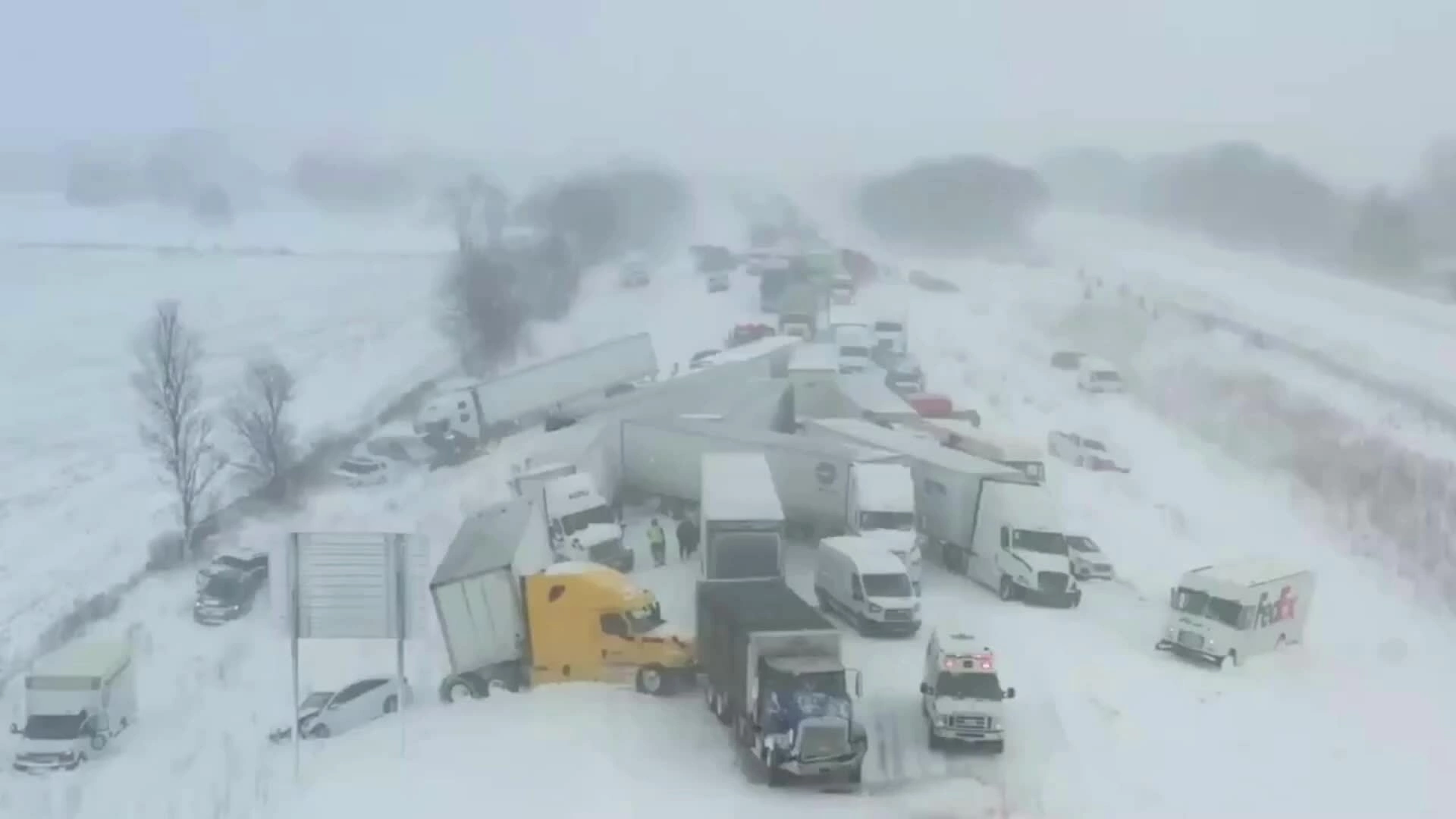 Hơn 100 ôtô đâm liên hoàn ở Michigan