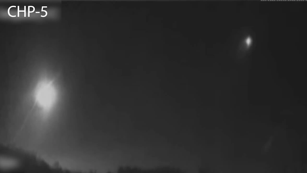 Khoảnh khắc tổ hợp Patriot khai hỏa loạt tên lửa chặn Iskander-M