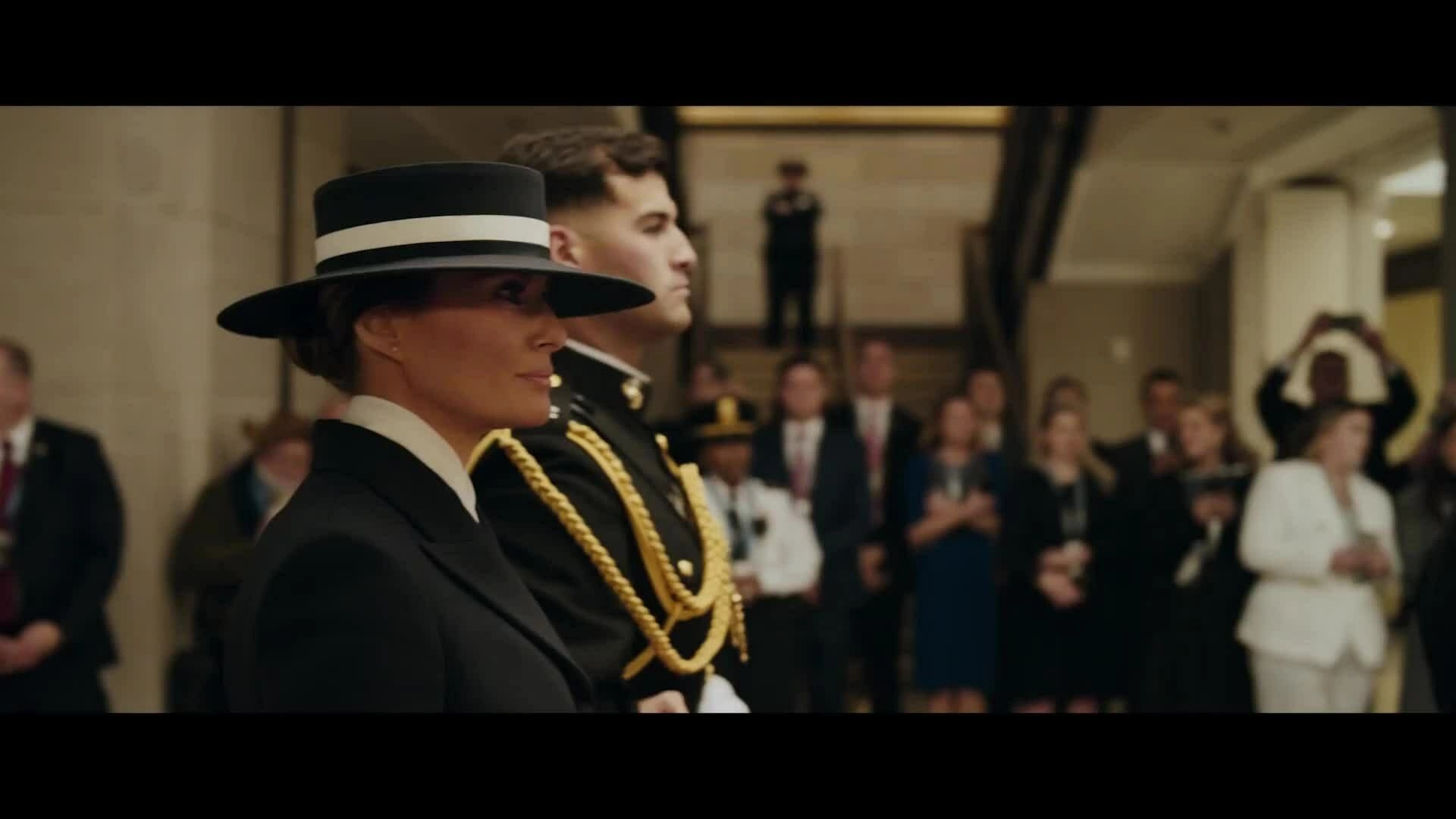 Phim của bà Melania bán được một vé trong suất chiếu đầu ở Anh