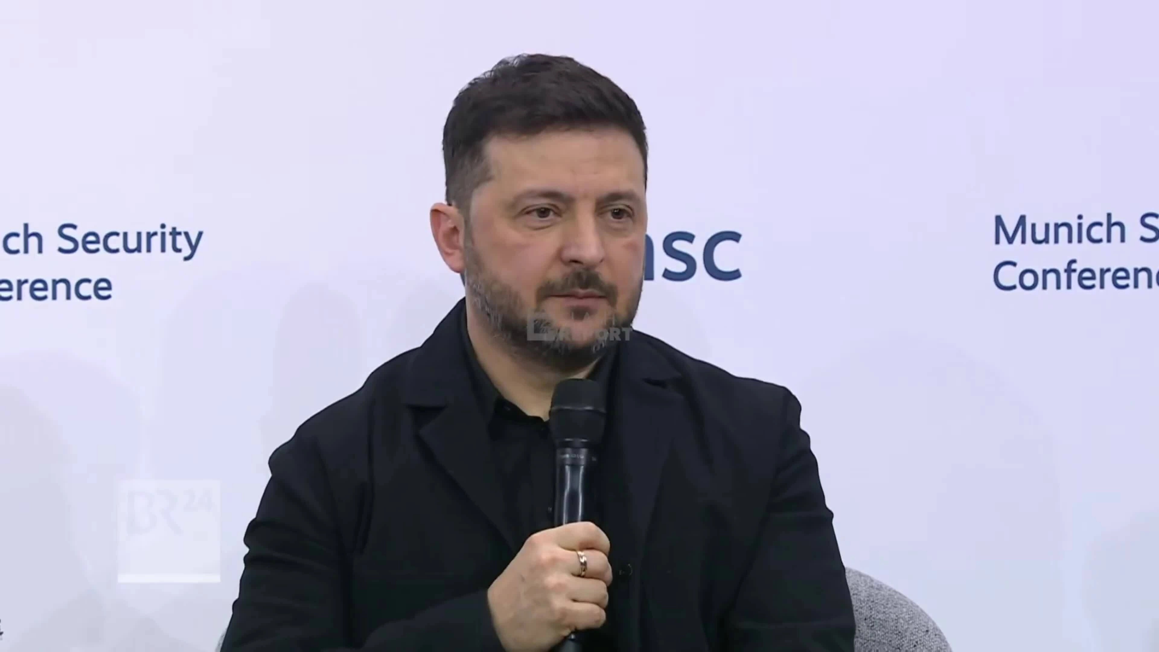 Ông Zelensky nói chỉ thấy 'một chút áp lực' từ Tổng thống Trump