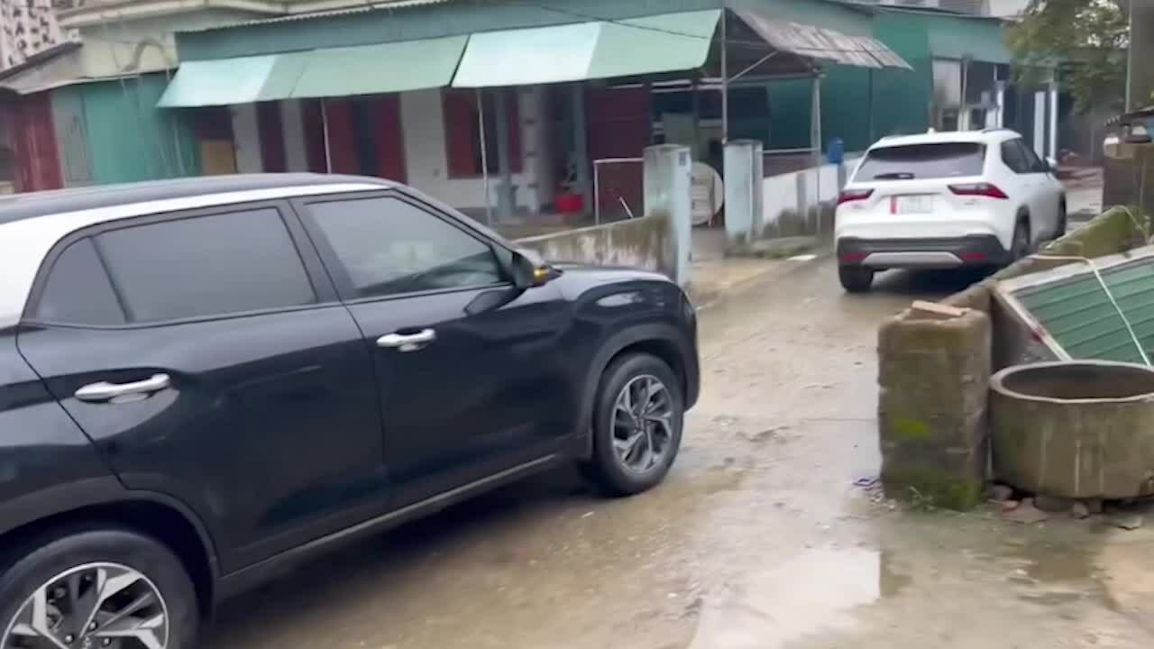 Video đỗ ôtô ở Hà Tĩnh