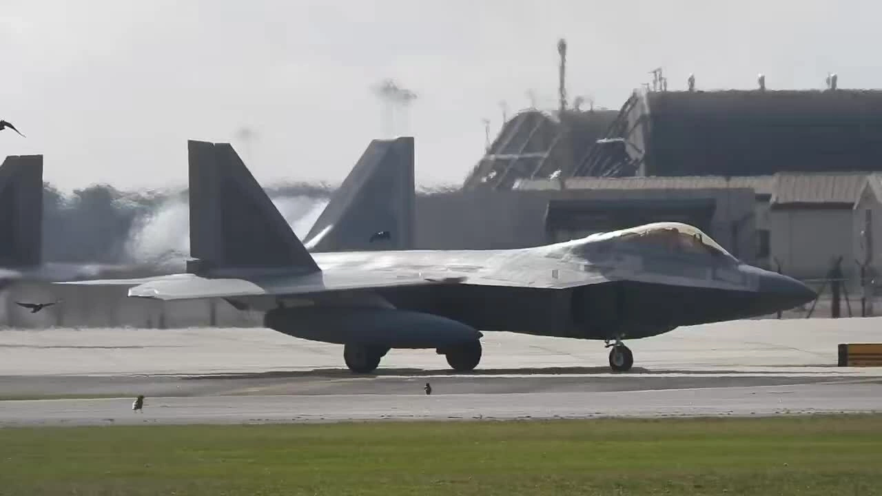 Loạt F-22 Mỹ tới Israel giữa căng thẳng với Iran