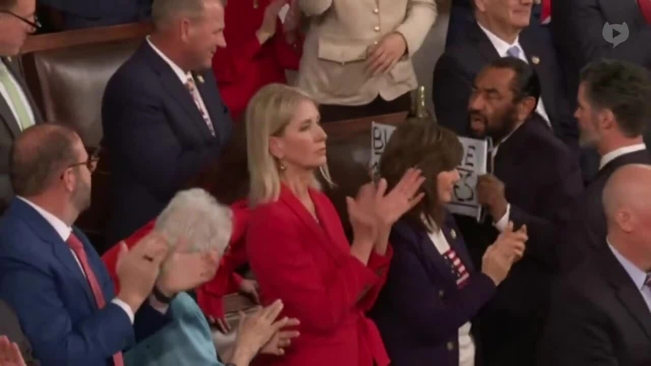 Nghị sĩ Al Green bị đưa ra khỏi khán phòng