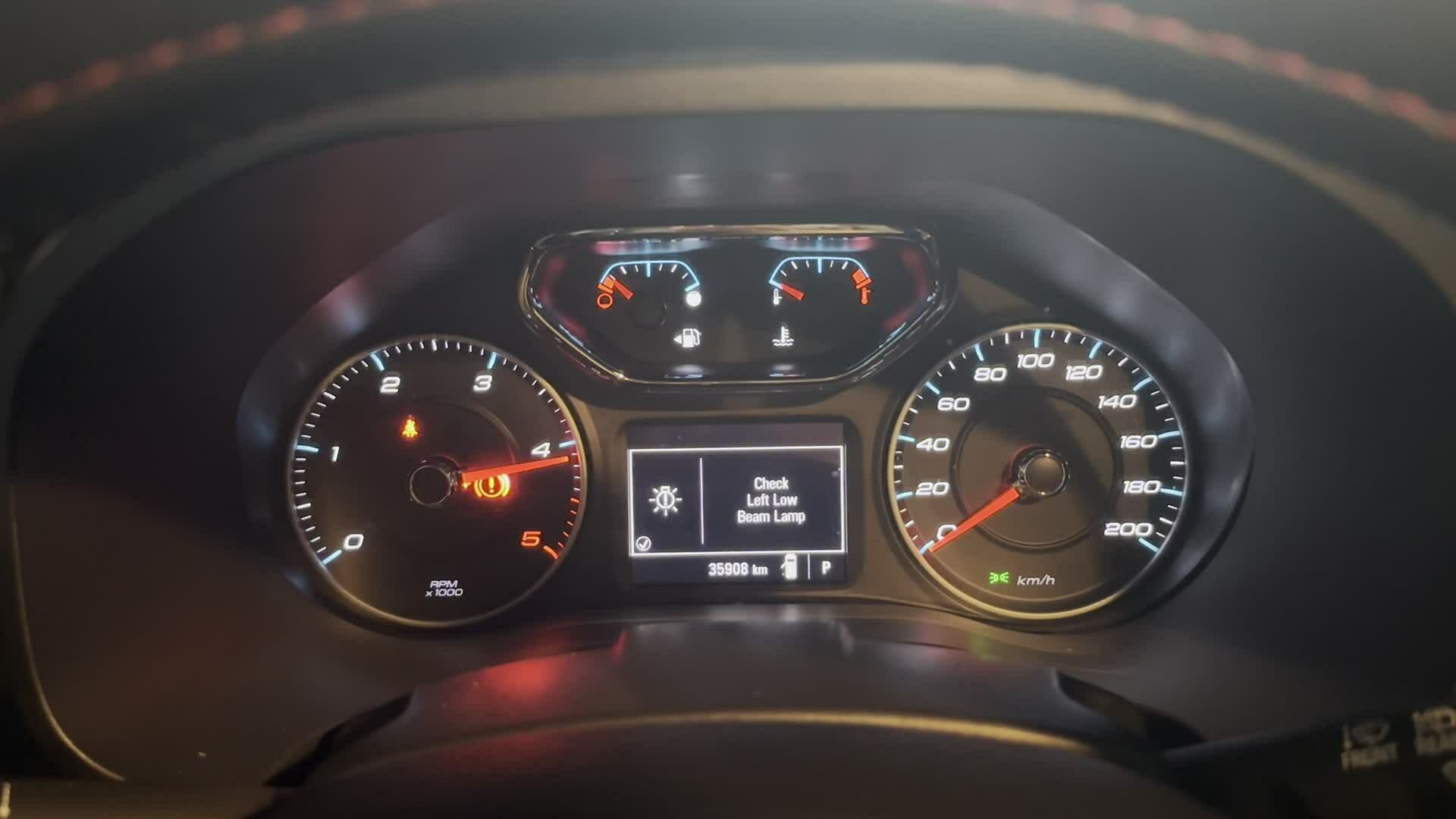 Chuyên gia: Đạp hết ga khi kiểm định khí thải không hại xe