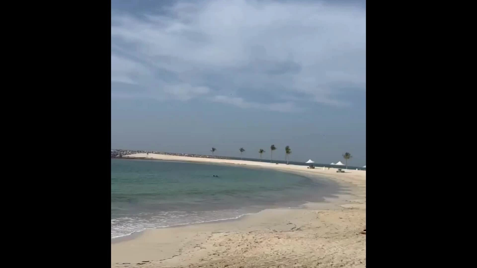 Khoảnh khắc tiêm kích 'đuổi bắt' UAV tại bãi biển Dubai