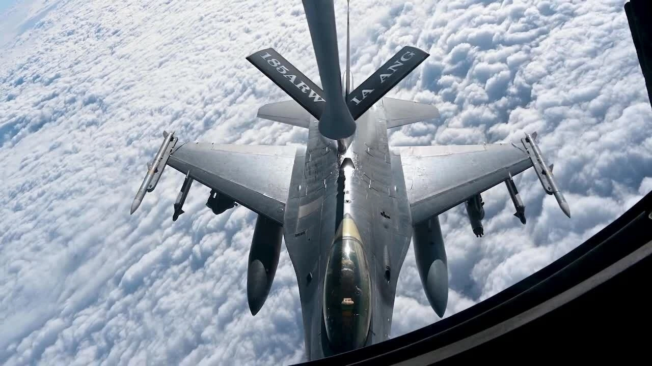 Bên trong chuyến bay tiếp dầu của Mỹ tại Trung Đông