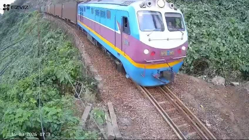 Đường sắt qua đèo Hải Vân hoạt động trở lại