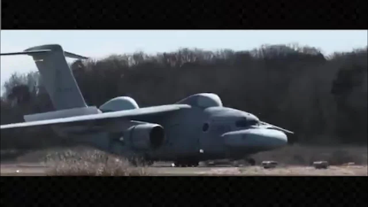 Máy bay quân sự 'xấu nhất thế giới' lần đầu cất cánh