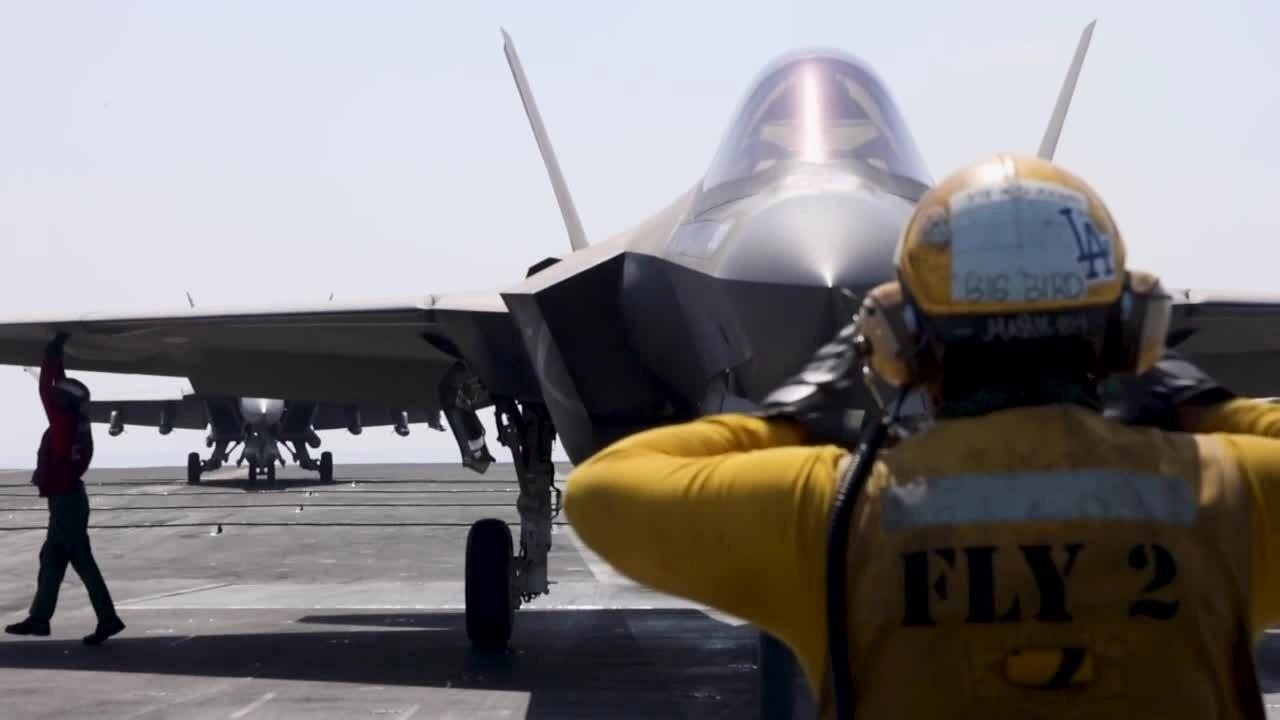 Tiêm kích F-35 Mỹ hạ cánh khẩn, nghi trúng hỏa lực Iran