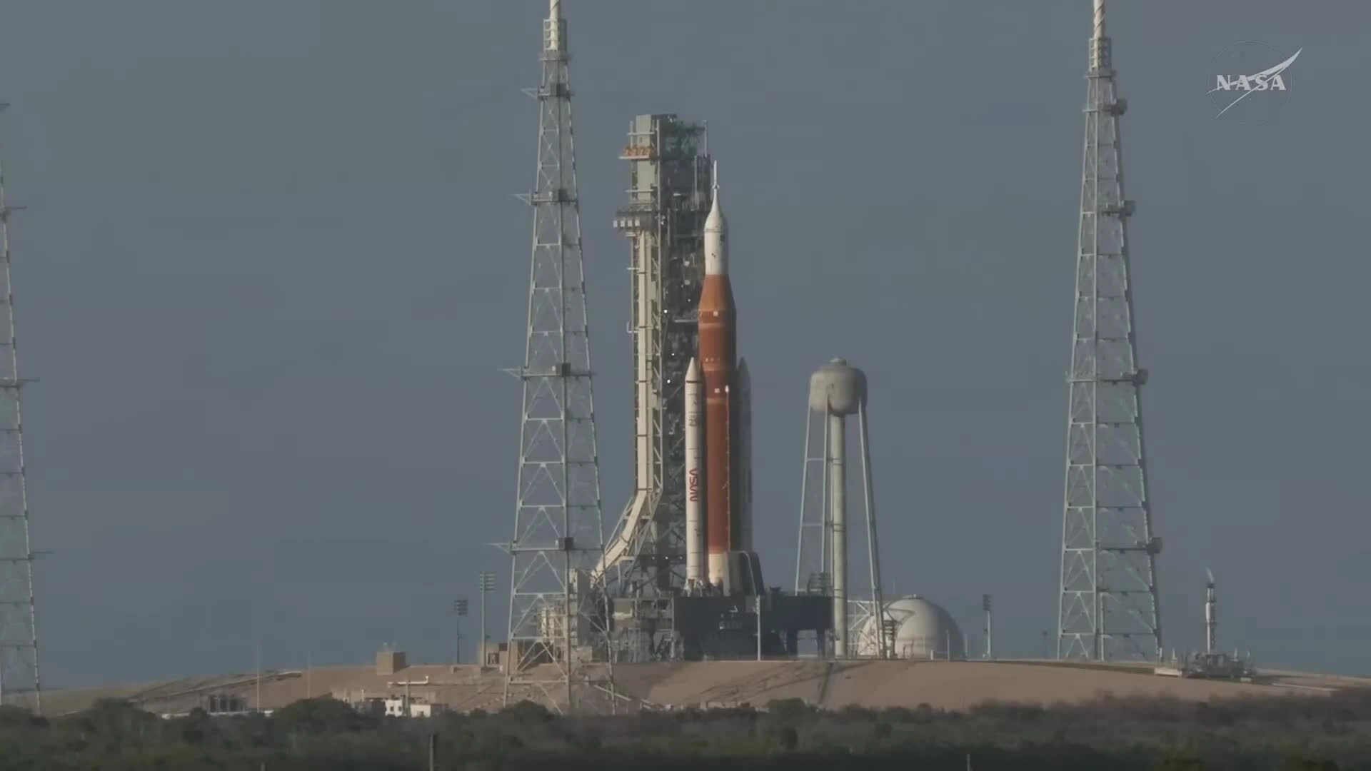 Những thí nghiệm cho sự hiện diện của con người trên Mặt Trăng