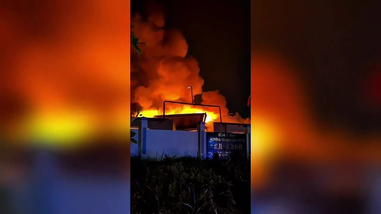 Cháy lớn công ty sơn ở TP HCM