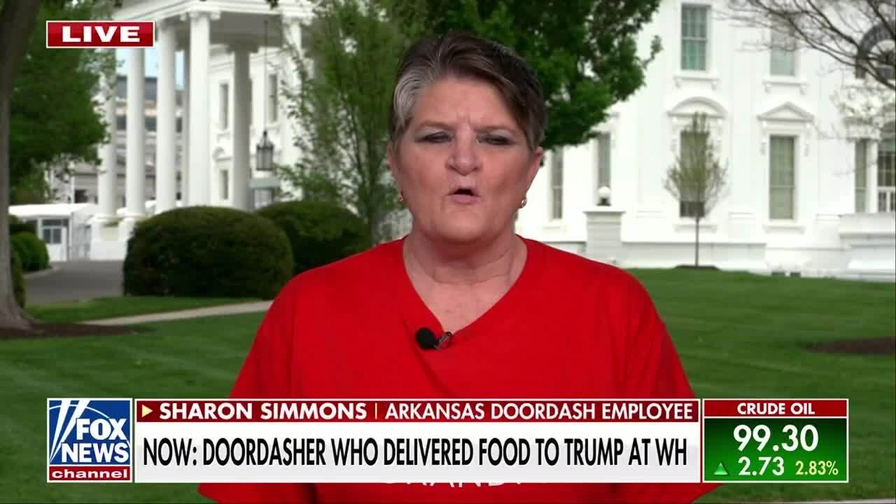 Tranh cãi quanh khoản 'hoàn thuế 11.000 USD' của nhân viên giao hàng đến Nhà Trắng