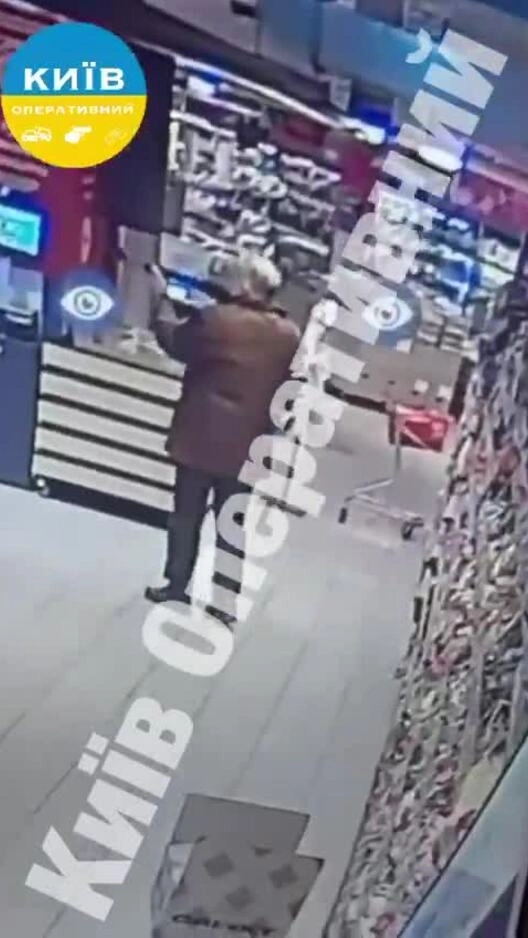 Nổ súng, bắt con tin ở Kiev, 6 người chết