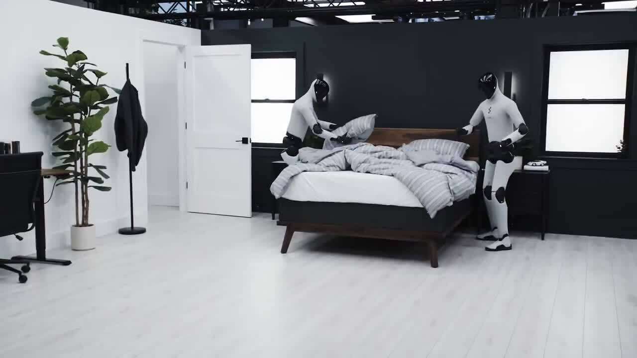 Robot hình người Mỹ dọn phòng trong hai phút