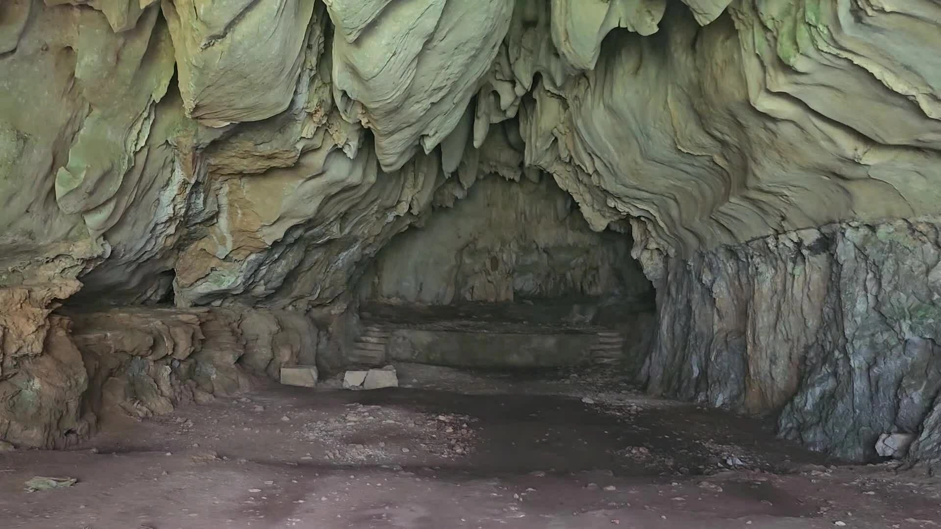 Hang động chứa vũ khí ở Phong Nha – Kẻ Bàng