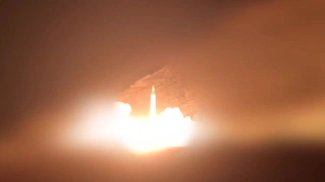 Iran phóng tên lửa tập kích mục tiêu Mỹ