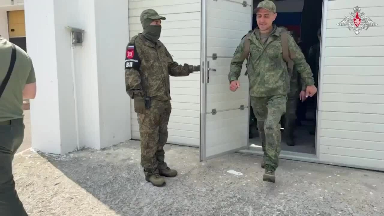Nga - Ukraine trao đổi hàng trăm tù binh