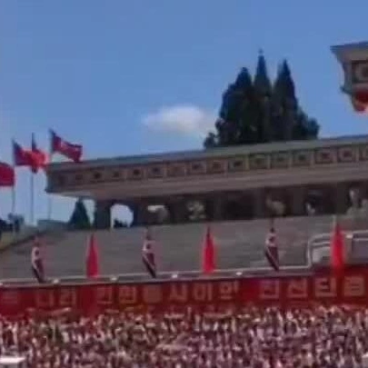 Ông Kim Jong-un ra sân bay đón ông Tập Cận Bình