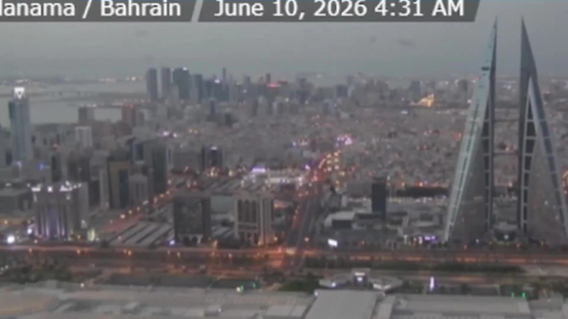 Khoảnh khắc được cho là tên lửa Iran đánh trúng trụ sở Hạm đội 5 của Mỹ tại Bahrain