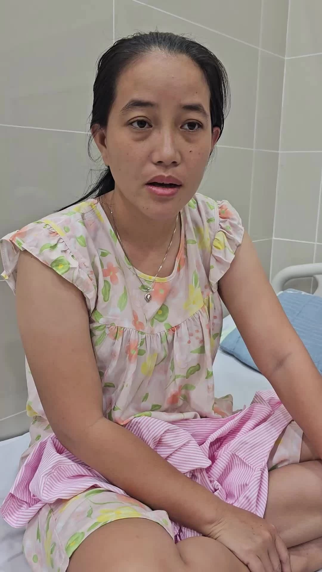 Nhiều người trong gia đình nhập viện sau khi ăn bánh mì