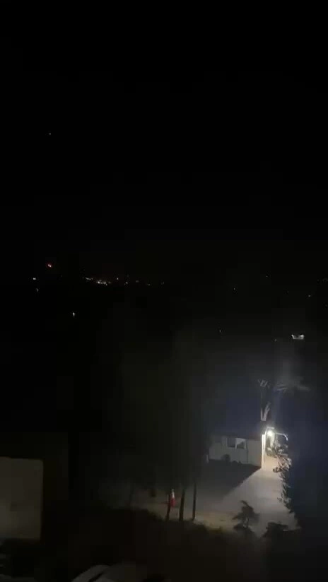 Phương tiện Israel bị Hezbollah tập kích