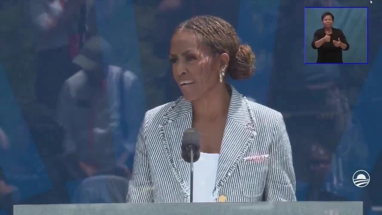 Bà Michelle Obama phát biểu