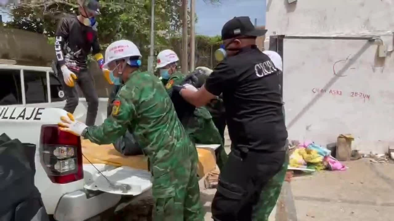 Đội cứu hộ Việt Nam tìm được 8 nạn nhân động đất Venezuela