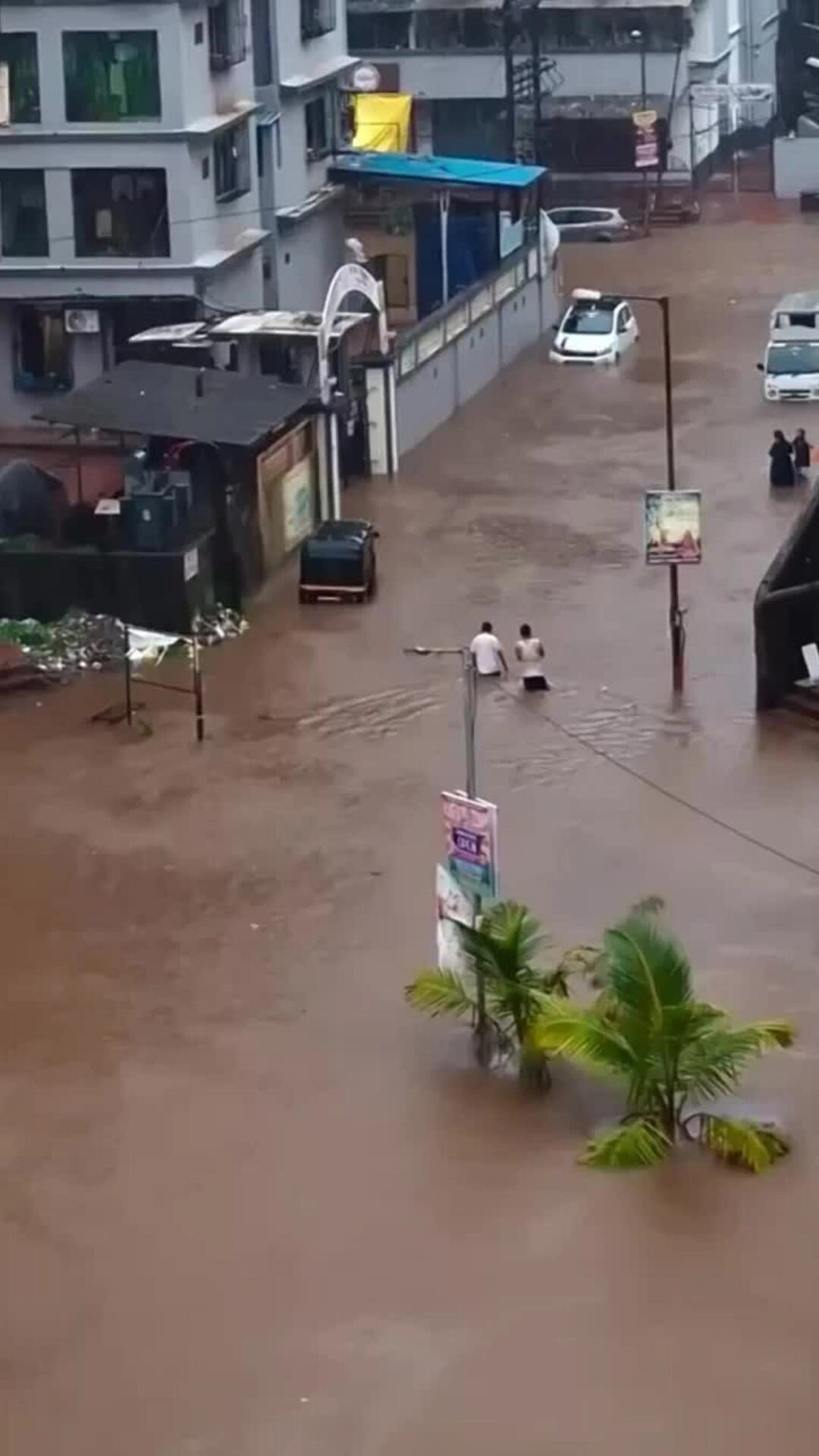 Mumbai tê liệt vì mưa lũ
