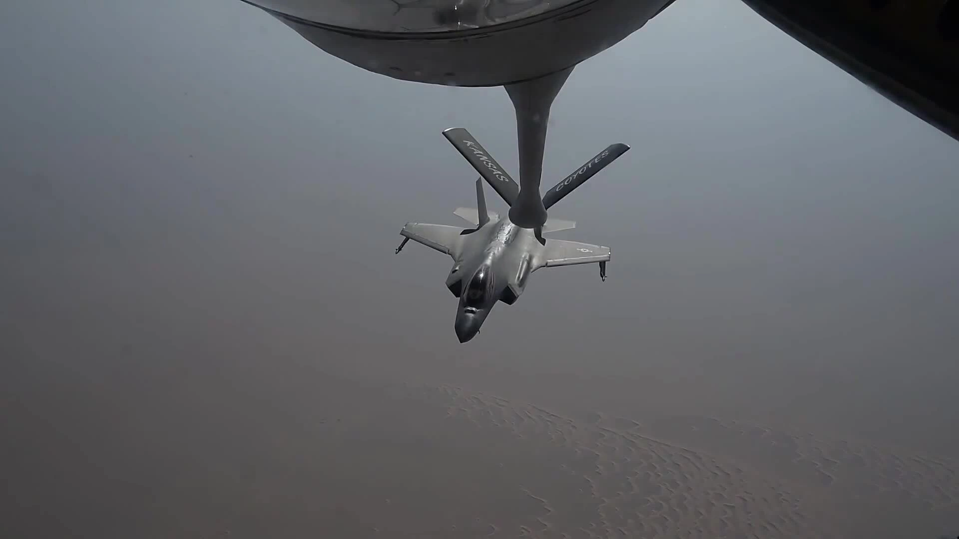 F-35 Mỹ phát tín hiệu khẩn giữa chiến dịch không kích Iran