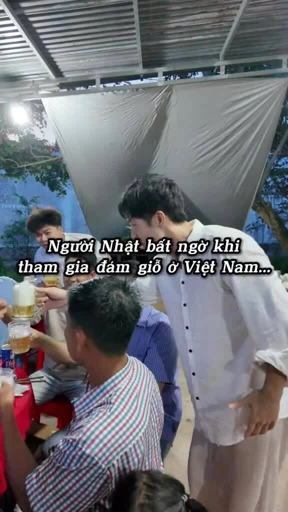 Khách nước ngoài sốc khi được người miền Tây mời ăn cưới, đám giỗ
