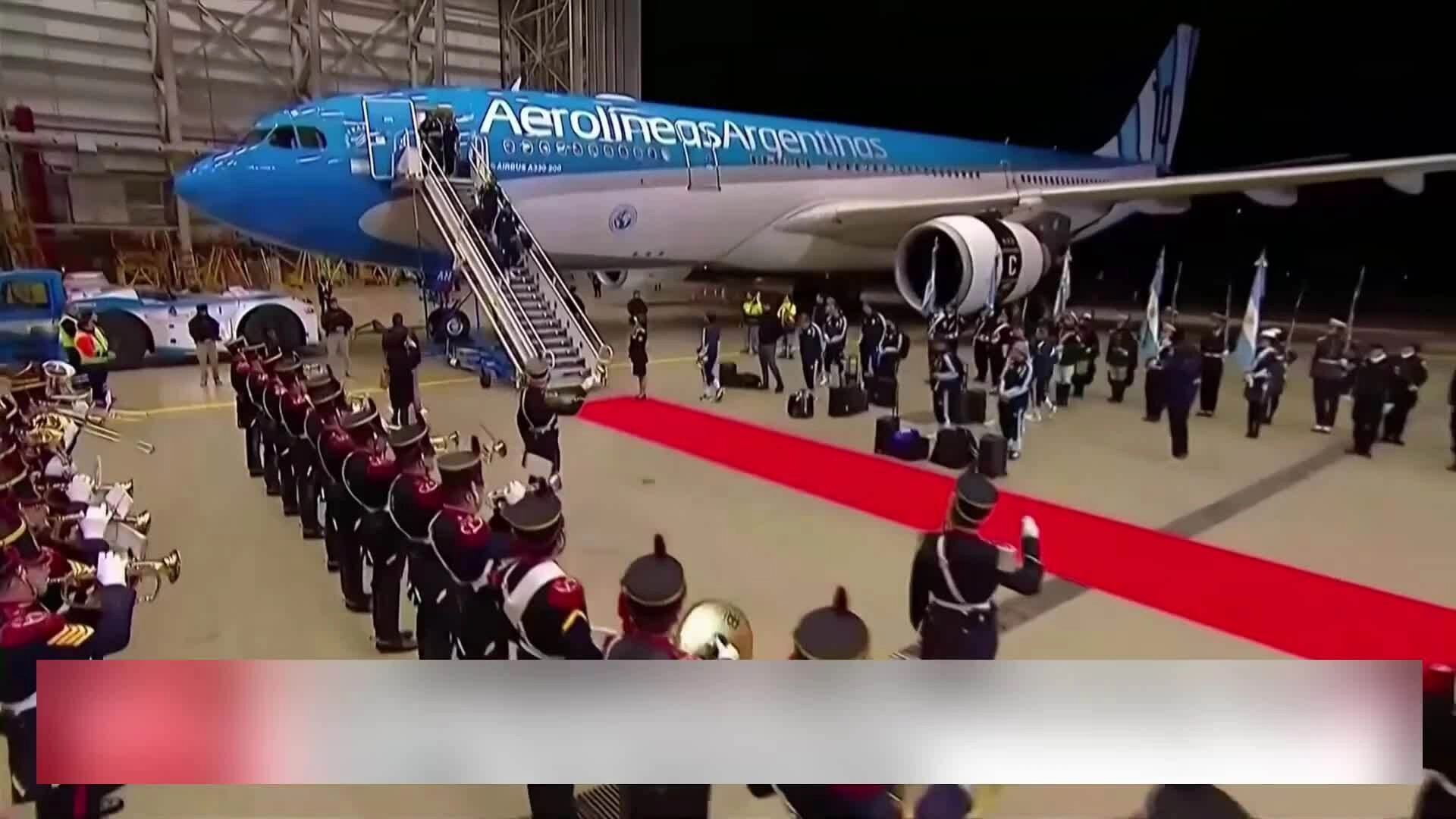 Argentina trải thảm đỏ chào đón đội tuyển về nước sau World Cup