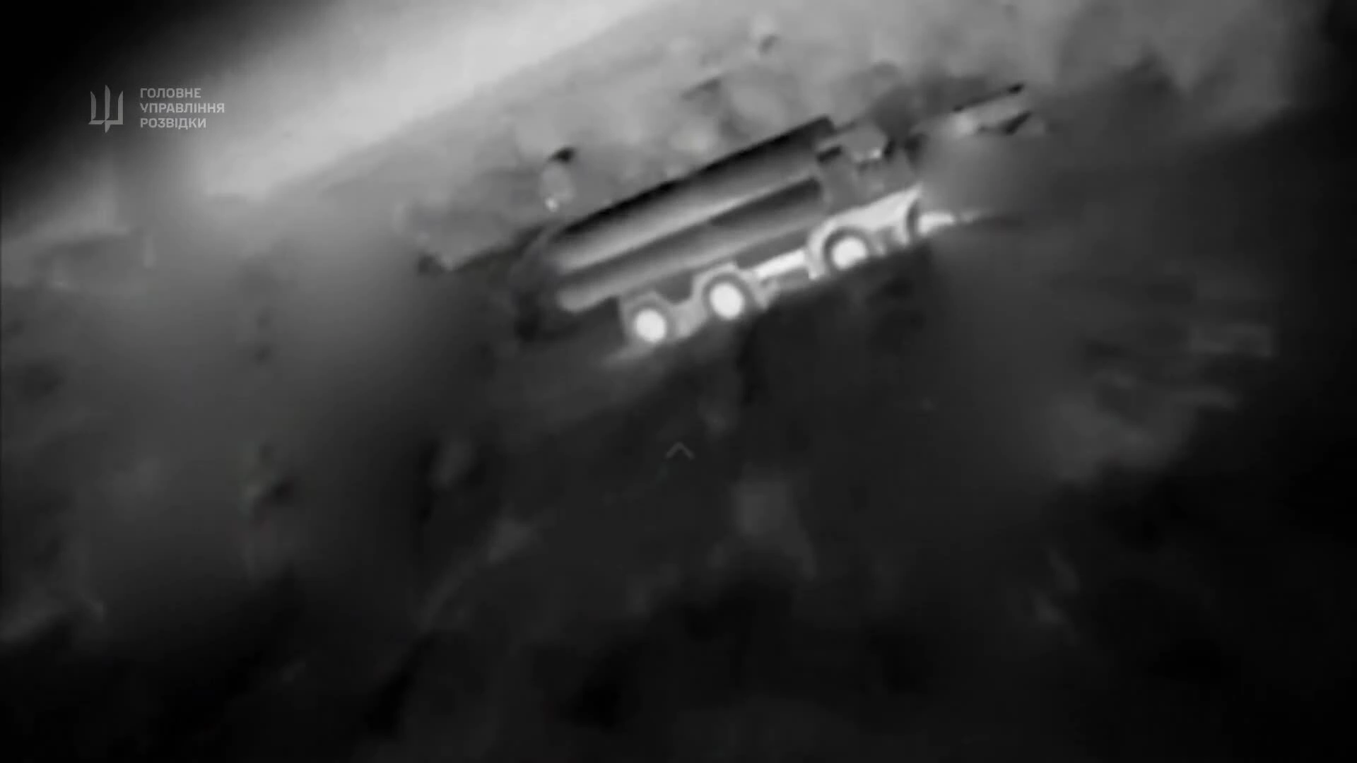 Ukraine đăng video tập kích bệ phóng, radar S-400 Nga