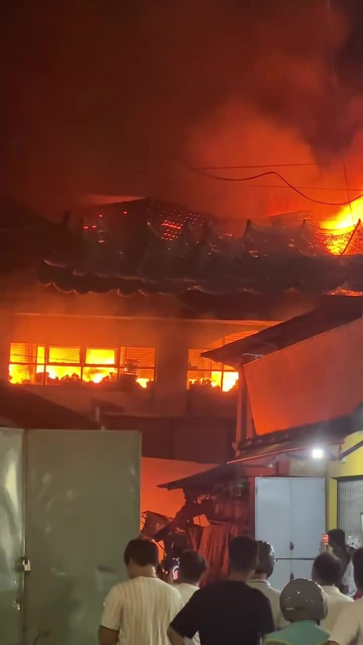 Cháy chợ Biên Hòa