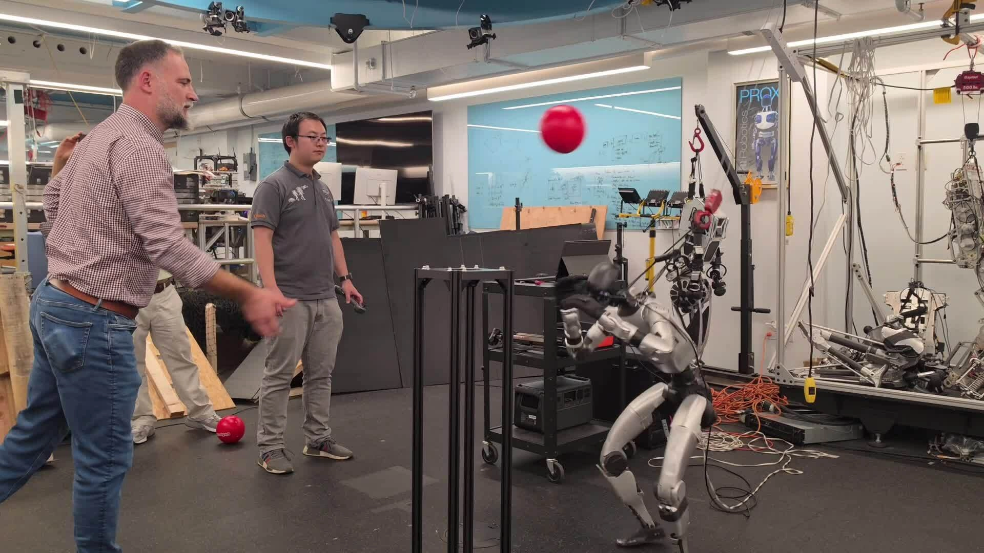 Khả năng né vật thể của robot