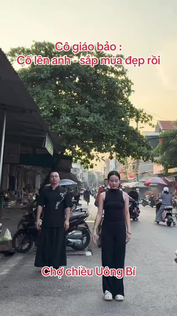 Đàn ông Việt đi học múa cổ trang/Nam giới học múa cổ trang giải tỏa căng thẳng